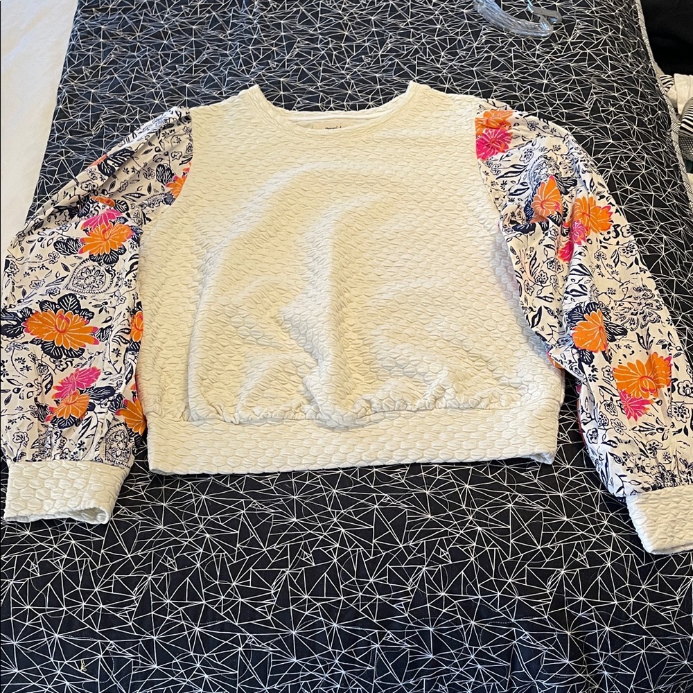 Floral Sleeve Textured Top